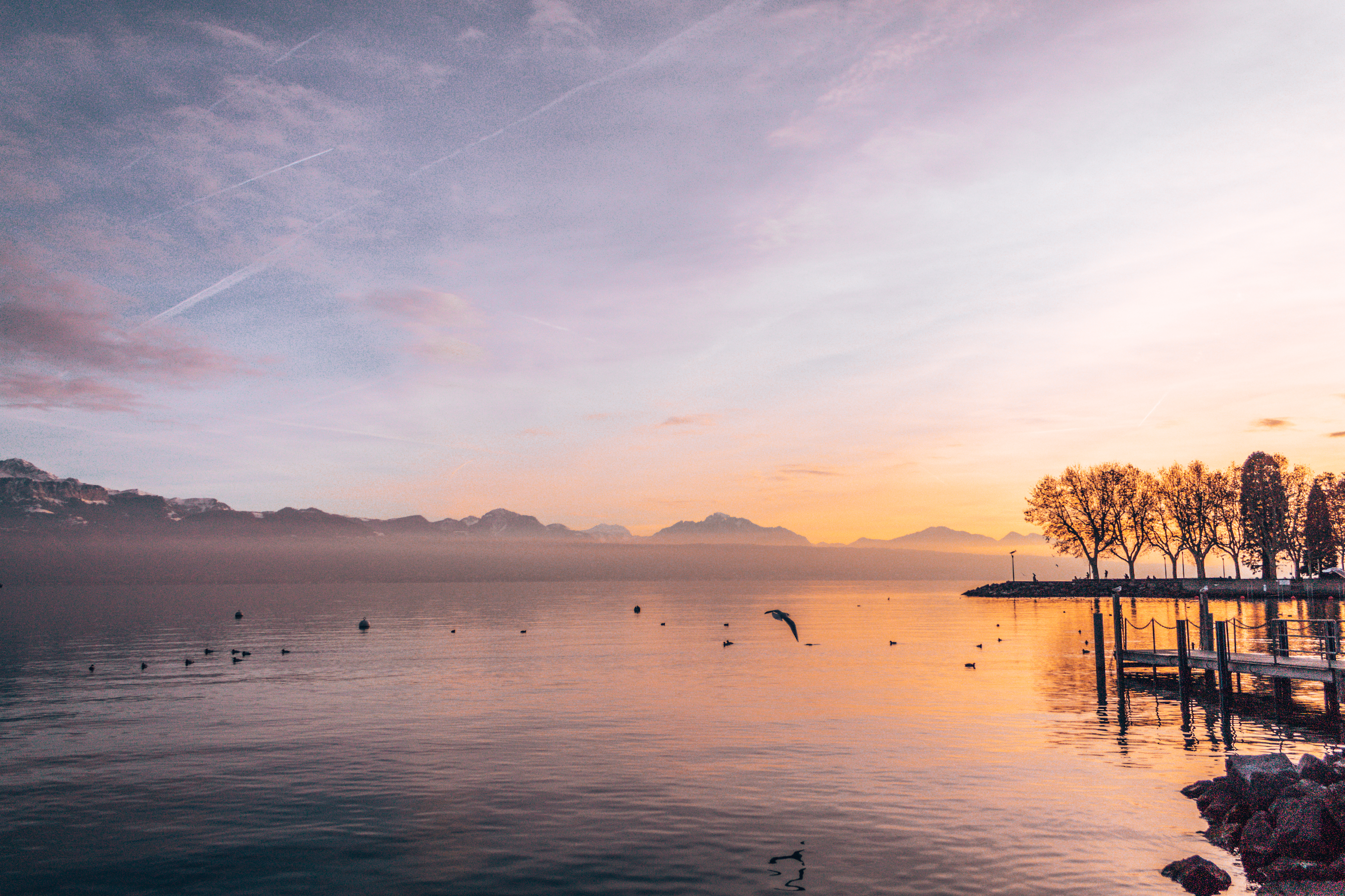 23 ways to be an eco-traveler Sunset over Lac Lemon in Lausanne Switzerland wediditourway.com