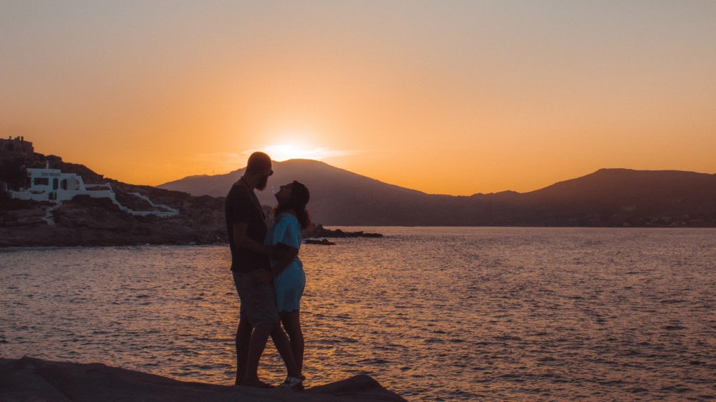 A romantic sunset in Paros. The best thing to do in Paros for couples