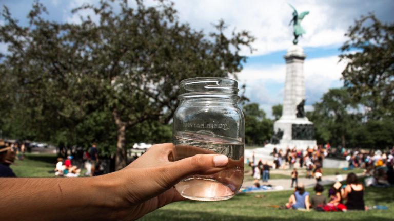 Use a mason jar to bring water to go plastic-free