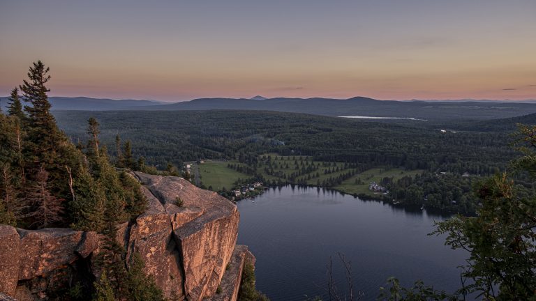 sunset at mount pinacle a great hike in the Eastern townships