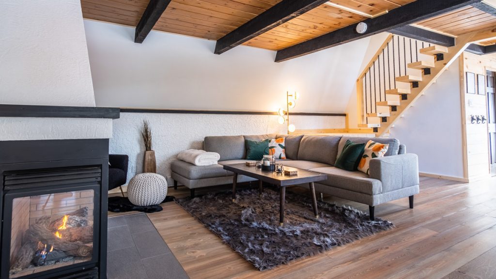 The other living room area in Chalet Denmark, a cozy chalet in Orford