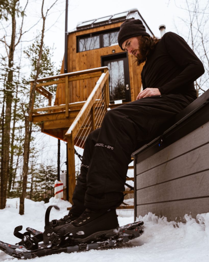 Snowshoeing at Lao Cabines, unique accommodations in the Eastern Townships