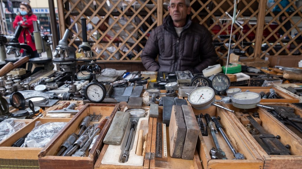 Pumps, gauges and oddities sold at Yerevan's Vernissage