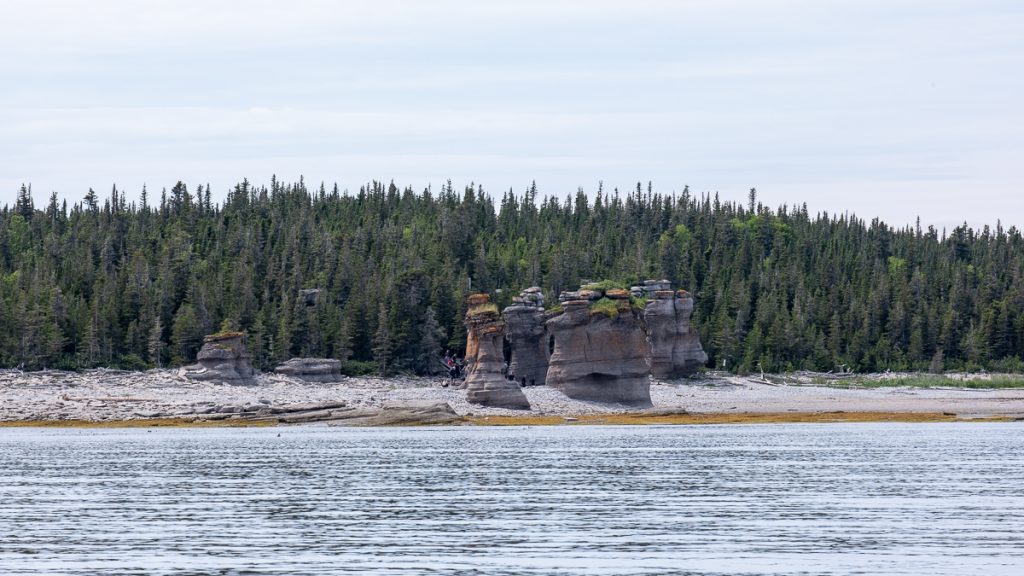 View of the monoliths in the Mingan Archipelago, one of the best sights on the Côte Nord