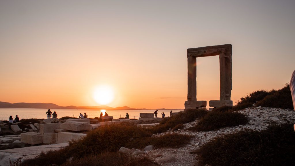 Apollo's gate, romantic things to do in Naxos for couples