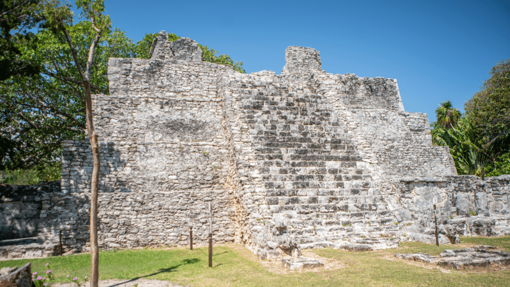 El Meco ruins in Cancun, what to do in Cancun for couples