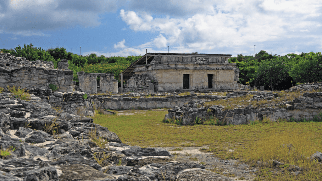 El Rey ruins in Cancun, what to do in Cancun for couples