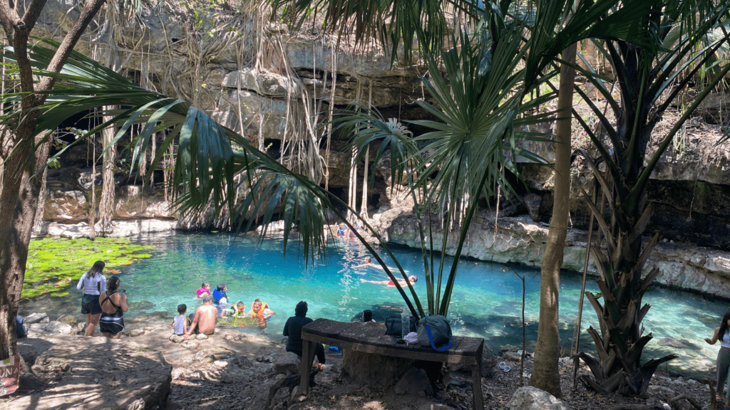 Cenote X'Batun. The best cenotes in Yucatan. Cenotes near Merida
