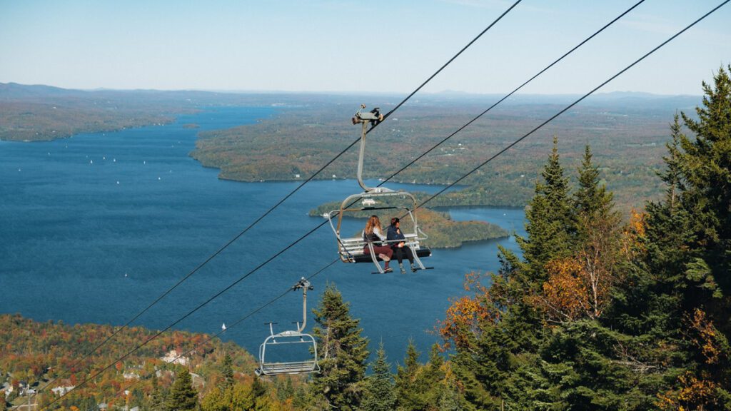 Ski lift at owl's head, what to do in the fall in the Eastern Townships