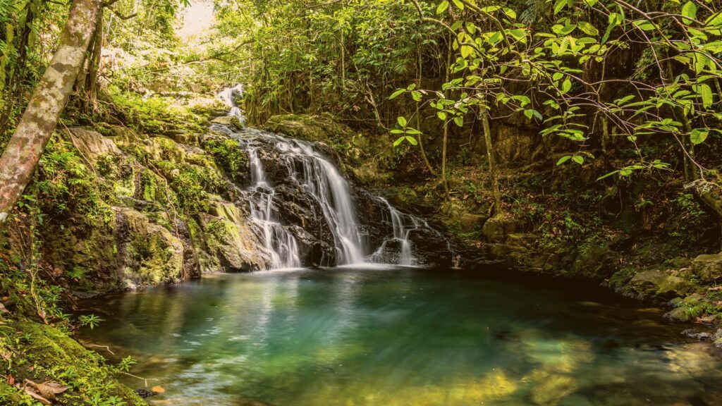 Waterfalls, bucketlist things to do in Belize