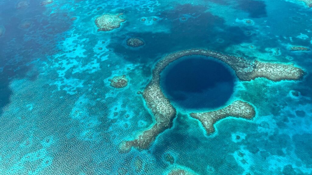 Fly over the blue hole, bucketlist things to do in belize