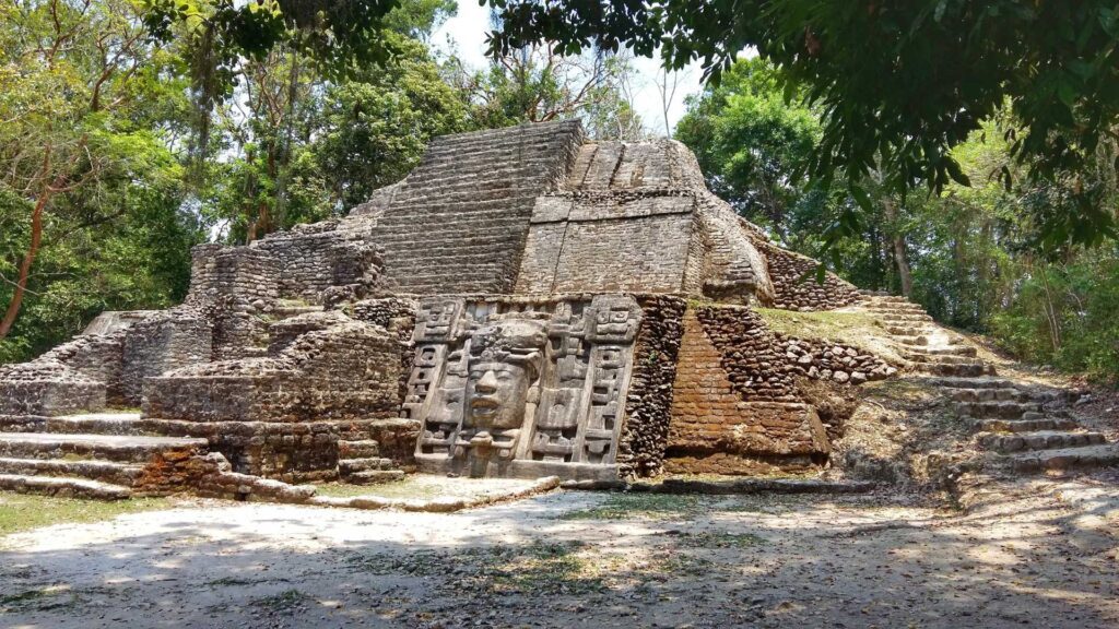 Lamanai, Mayan Archeological sites in Belize