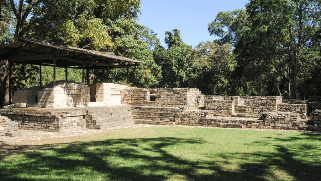 tourist attractions in honduras