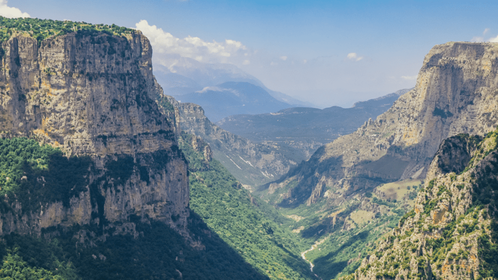 Zagori vikos gorge, avoid tourists in Greece