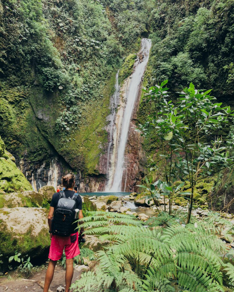 Catarata Tesoro Escondido waterfall. Bajos del Toro Waterfall