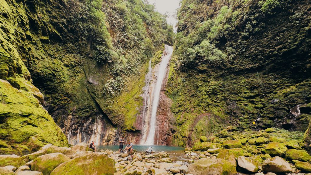 Catarata Tesoro Escondido waterfall. Bajos del Toro Waterfall