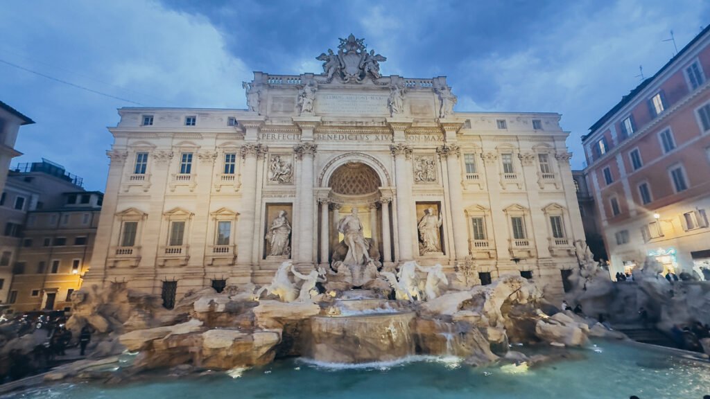 Trevi fountain at night. rome in 3 days. 3 day rome itinerary
