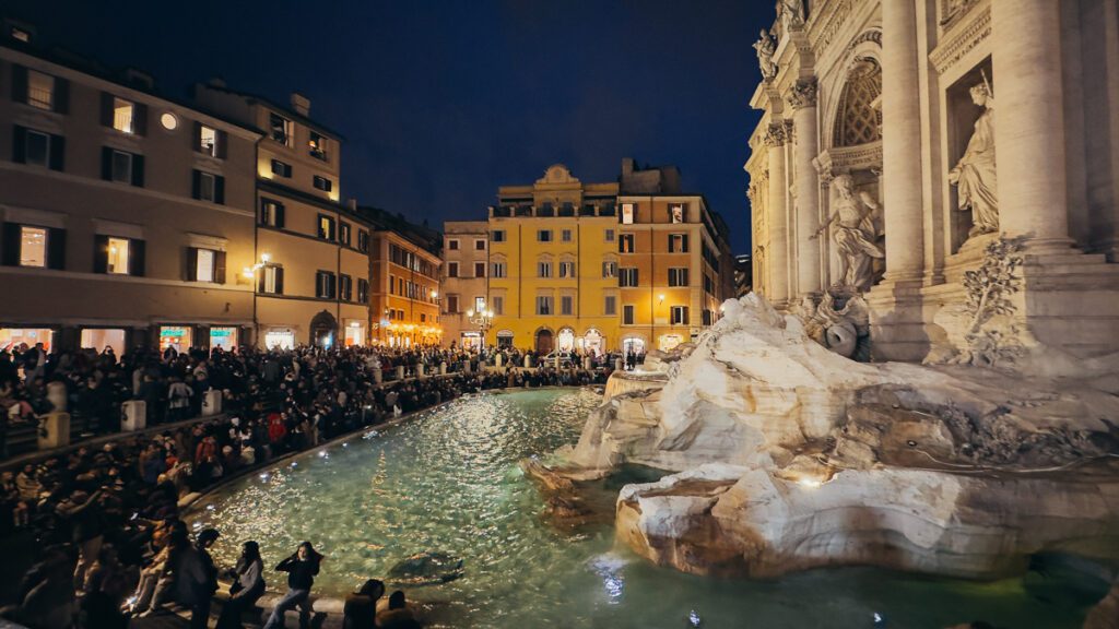 Trevi fountain at night. rome in 3 days. 3 day rome itinerary