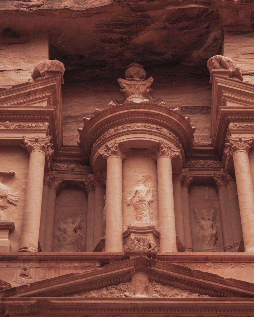 Petra in Jordan. Treasury in Petra. Jordan itinerary. Must-see in Jordan