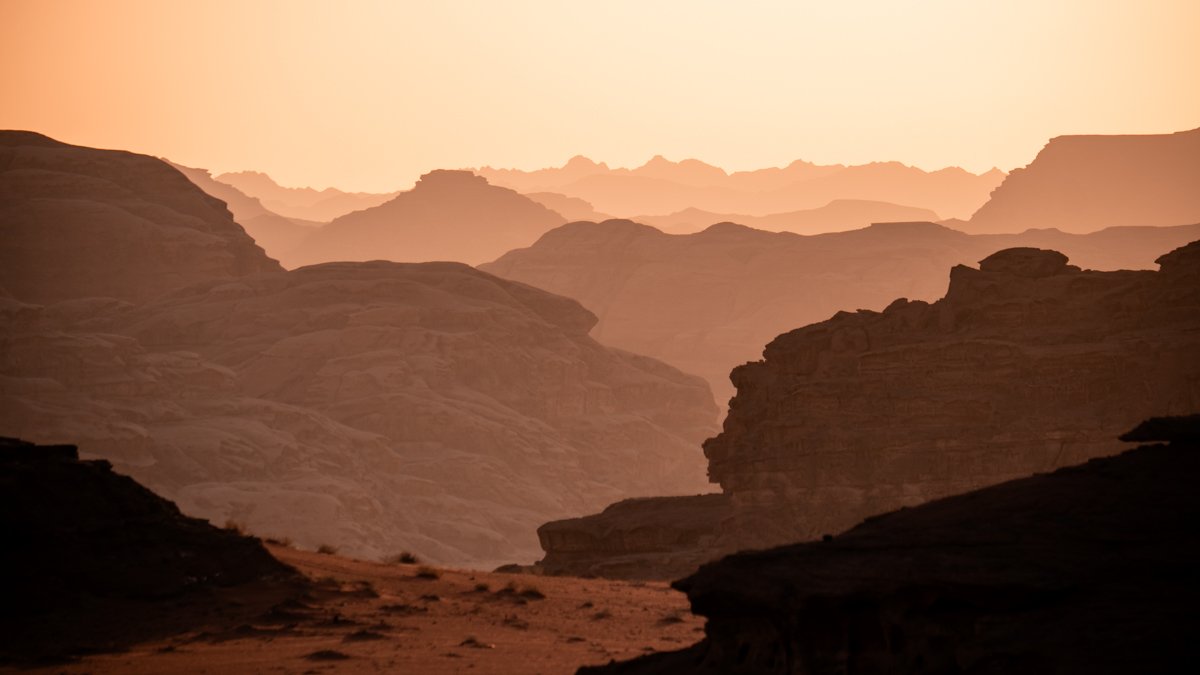 Sunset in Wadi Rum. Highlights in Jordan. Places in Jordan. Jordan Road trip