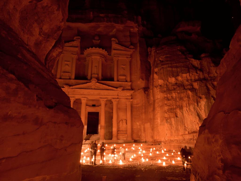 Petra at night. What to do in Petra. Petra highlights.