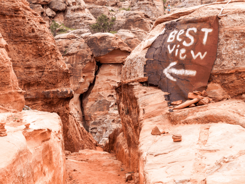 HIking AL Khubta trail. Best things to do in Petra