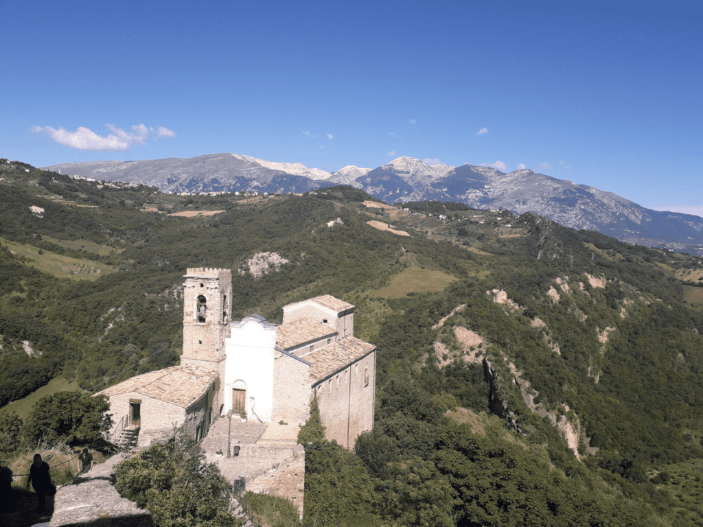 Roccascalegna - Italy off the beaten path